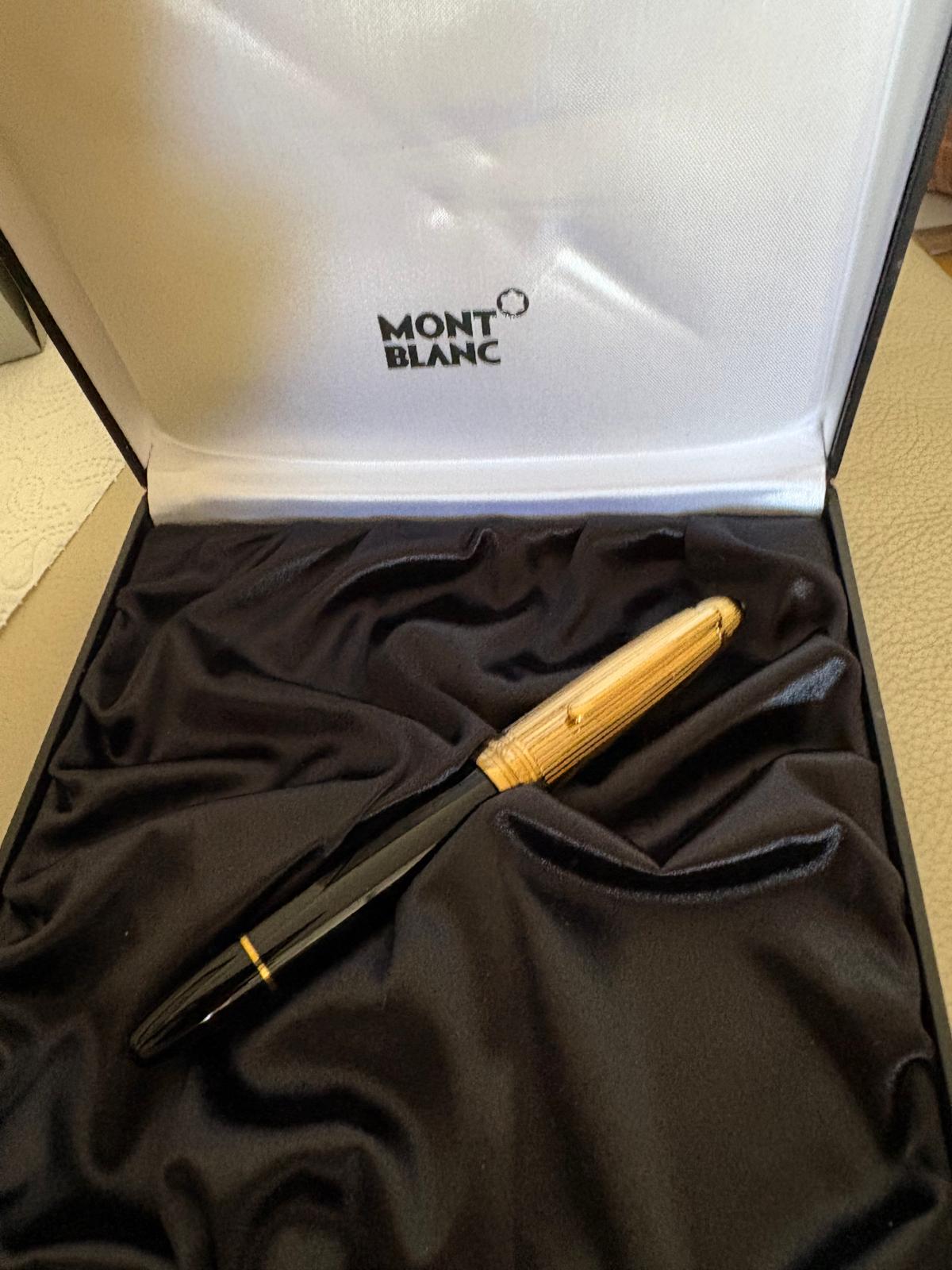 Montblanc Meisterstück Solitaire Doué Gold and Black ballpoint in presentation box